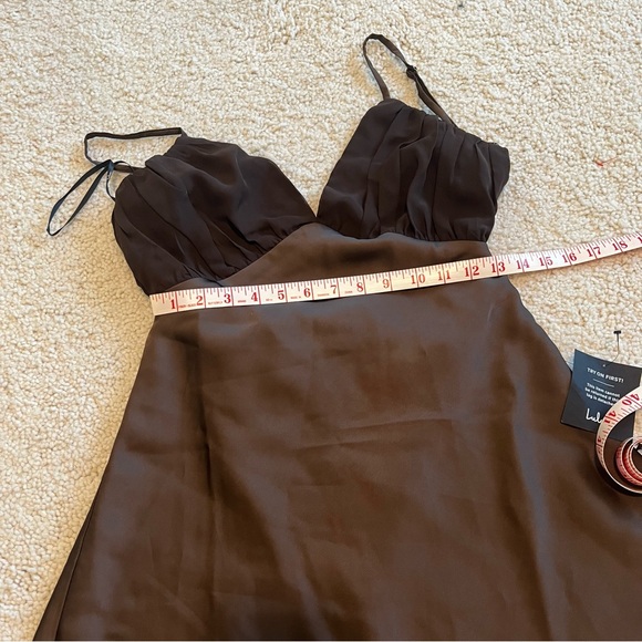 🆕Lulu's Jola Rich Chocolate Brown Satin Mini Dress Size M Tie back date night - Picture 8 of 13